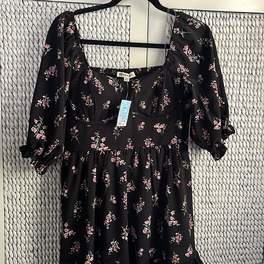 New with tags. Baby doll style Inspired Hearts brand. 100% polyester.